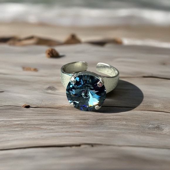 Handcrafted ring made with Swarovski denim blue crystal adjustable fit - Picture 4 of 4